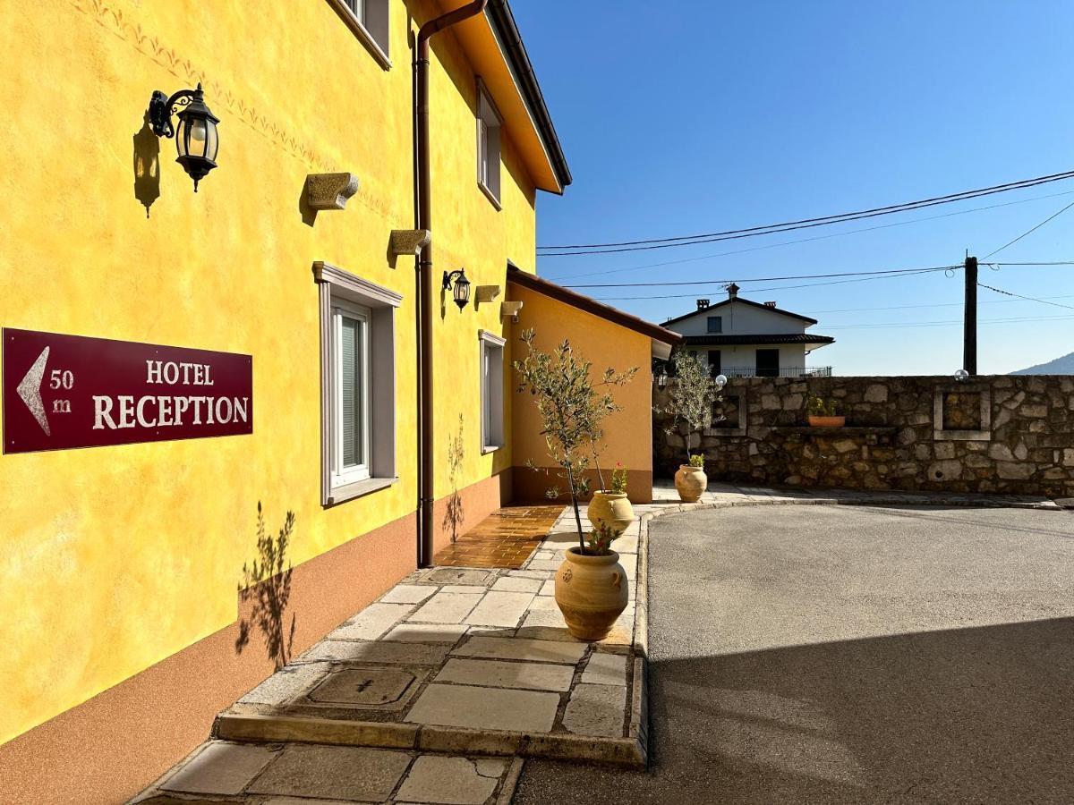 Hotel Grahor Depandance Sezana Bagian luar foto