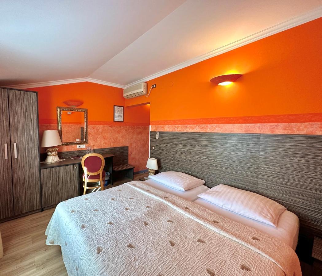 Hotel Grahor Depandance Sezana Bagian luar foto